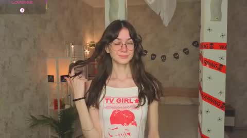 Snapshot of defeded_lovee chatting on 29, 10, 2025 Amy online show from 29, 10, 2025