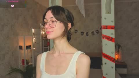 Snapshot of defeded_lovee chatting on 30, 10, 2025 Amy online show from 30, 10, 2025