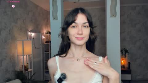 Snapshot of defeded_lovee chatting on 7, 11, 2025 Amy online show from 7, 11, 2025