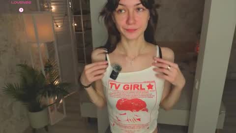 Snapshot of defeded_lovee chatting on 20, 11, 2025 Amy online show from 20, 11, 2025