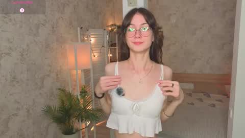 Snapshot of defeded_lovee chatting on 21, 11, 2025 Amy online show from 21, 11, 2025