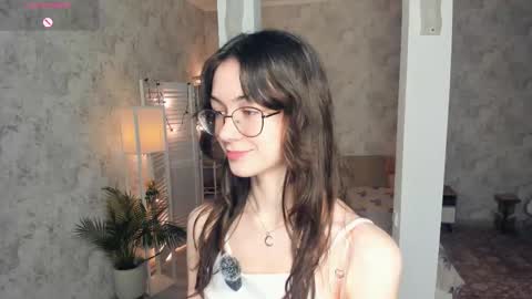 Snapshot of defeded_lovee chatting on 27, 11, 2025 Amy online show from 27, 11, 2025