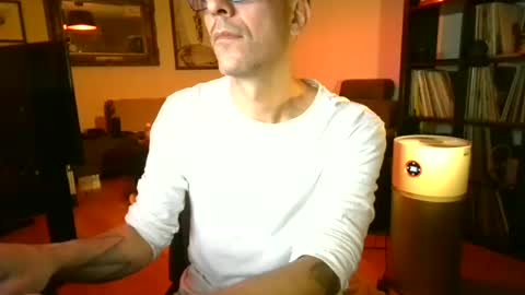 Snapshot of degrandis chatting on 23, 11, 2025 Luka Magic online show from 23, 11, 2025