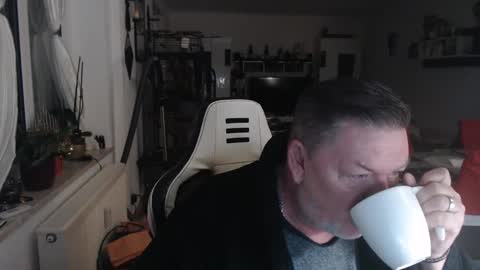 deinprinz2312 online show from 7, 1, 2025