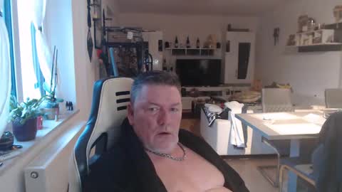 deinprinz2312 online show from 10, 1, 2025