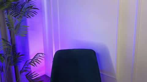 Snapshot of deiri_destiny chatting on 5, 12, 2024 sexy bimbo little kitty asian misstress quen princes sexy girl you can just call me pleasure online show from 5, 12, 2024