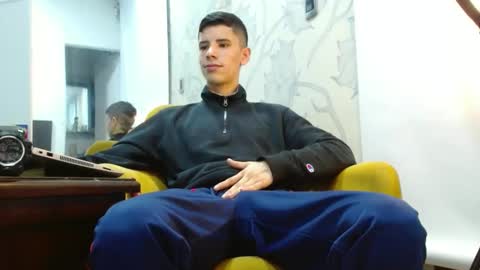 Snapshot of delglo chatting on 8, 10, 2025 delglo online show from 8, 10, 2025