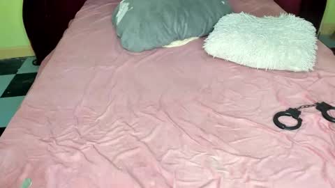 deli_la online show from 28, 10, 2025