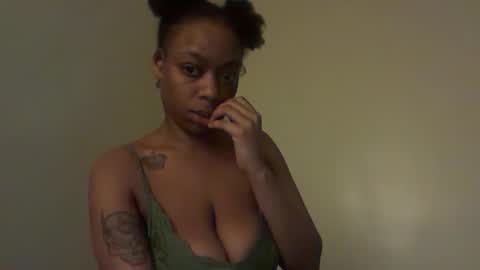 Snapshot of delightfuldark chatting on 17, 10, 2025 delightfuldark online show from 17, 10, 2025