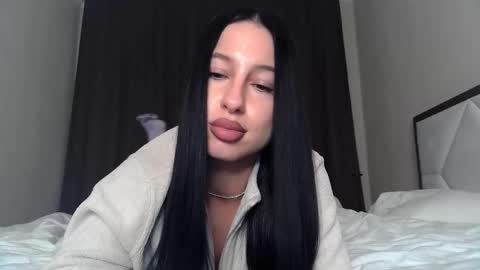 Snapshot of delly_love chatting on 12, 10, 2025 delly_love online show from 12, 10, 2025
