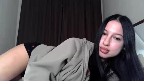 Snapshot of delly_love chatting on 14, 10, 2025 delly_love online show from 14, 10, 2025