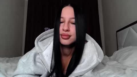 Snapshot of delly_love chatting on 16, 10, 2025 delly_love online show from 16, 10, 2025