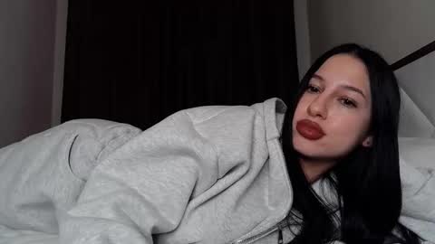 Snapshot of delly_love chatting on 16, 10, 2025 delly_love online show from 16, 10, 2025
