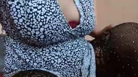 Delphine online show from 2, 3, 2025