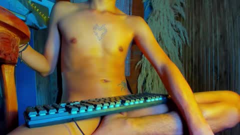 Snapshot of deluxe_care chatting on 17, 12, 2025 deluxe_care online show from 17, 12, 2025