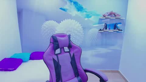 DEMI online show from 5, 11, 2025