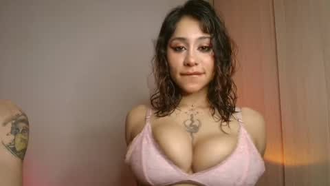 Snapshot of demian_melany_ chatting on 1, 5, 2026 demian_melany_ online show from 1, 5, 2026