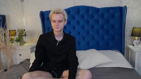 Snapshot of demianenglen chatting on 8, 3, 2025 demianenglen online show from 8, 3, 2025