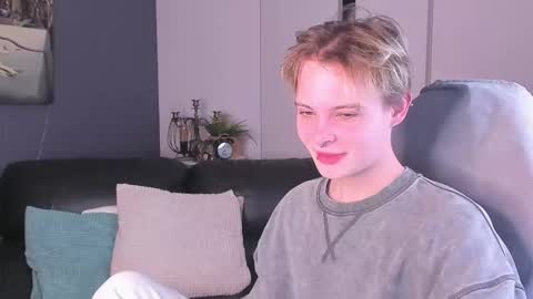 Snapshot of demianenglen chatting on 15, 10, 2025 demianenglen online show from 15, 10, 2025