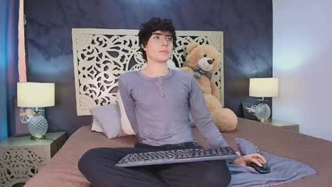Snapshot of demon_foxx chatting on 30, 4, 2026 online show from 30, 4, 2026