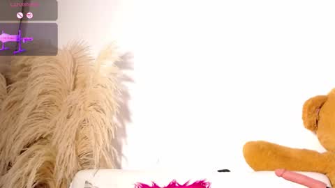   online show from 15, 10, 2025