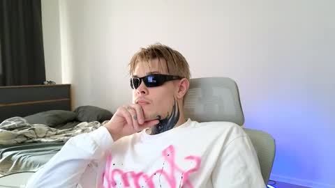 Snapshot of denis_here chatting on 18, 5, 2026 Denis online show from 18, 5, 2026
