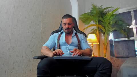 Snapshot of dennis_cox_ chatting on 2, 1, 2025 dennis_cox_ online show from 2, 1, 2025