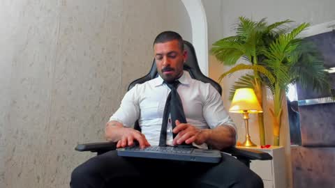Snapshot of dennis_cox_ chatting on 2, 1, 2025 dennis_cox_ online show from 2, 1, 2025