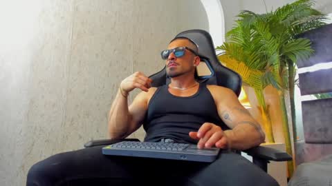 Snapshot of dennis_cox_ chatting on 5, 1, 2025 dennis_cox_ online show from 5, 1, 2025