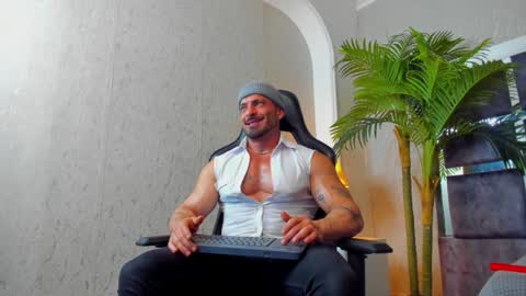 Snapshot of dennis_cox_ chatting on 7, 1, 2025 dennis_cox_ online show from 7, 1, 2025