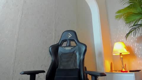 Snapshot of dennis_cox_ chatting on 14, 1, 2025 dennis_cox_ online show from 14, 1, 2025