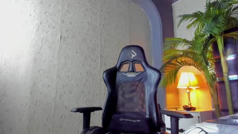 Snapshot of dennis_cox_ chatting on 28, 1, 2025 dennis_cox_ online show from 28, 1, 2025