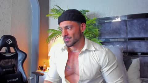 Snapshot of dennis_cox_ chatting on 29, 1, 2025 dennis_cox_ online show from 29, 1, 2025