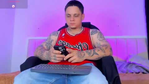 dennis munera online show from 22, 9, 2025