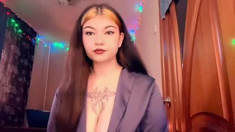 Snapshot of dennyrokisky chatting on 19, 5, 2026 Leila online show from 19, 5, 2026
