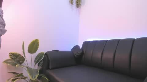 Snapshot of dereck_g chatting on 10, 4, 2026 dereck_g online show from 10, 4, 2026