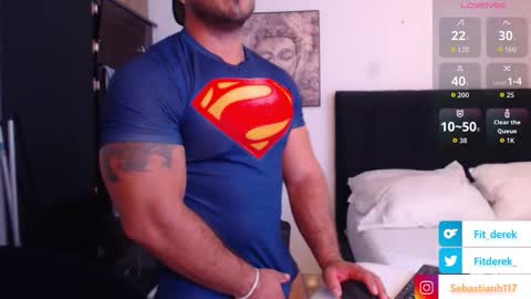 Snapshot of derek_group chatting on 19, 12, 2025 Derek online show from 19, 12, 2025