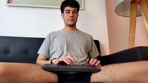 Derek independent model  online show from 28, 12, 2024