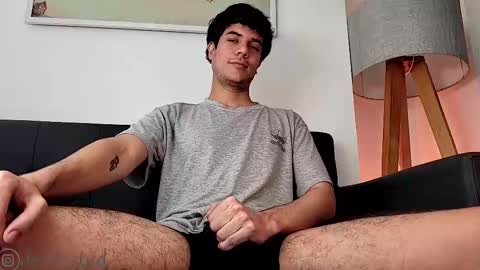 Derek independent model  online show from 28, 2, 2025