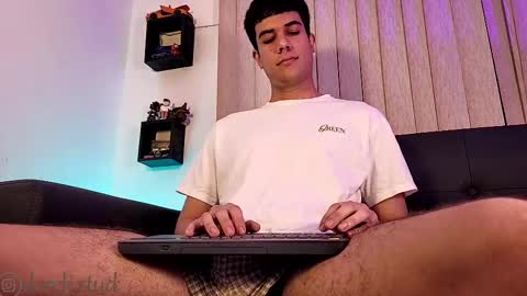 Derek independent model  online show from 19, 9, 2025