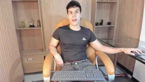 Snapshot of derek_voss chatting on 27, 4, 2026 derek_voss online show from 27, 4, 2026