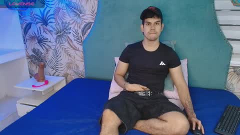 Snapshot of derek_voss chatting on 29, 5, 2026 derek_voss online show from 29, 5, 2026
