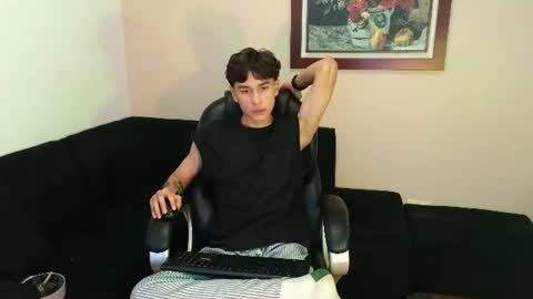 Snapshot of derekswan chatting on 10, 6, 2026 Derek online show from 10, 6, 2026