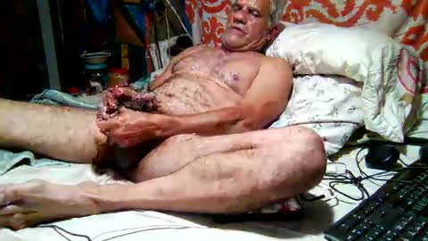 Snapshot of derick1961 chatting on 6, 11, 2025 derick1961 online show from 6, 11, 2025