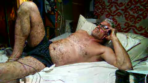 Snapshot of derick1961 chatting on 28, 11, 2025 derick1961 online show from 28, 11, 2025