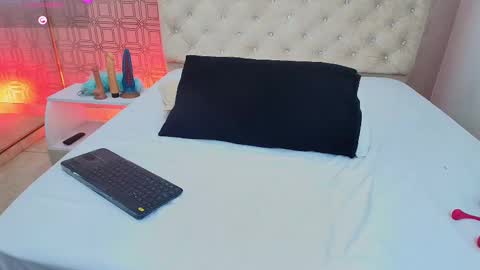 Derieri D online show from 8, 3, 2025