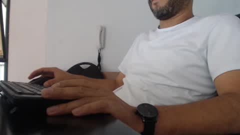 Snapshot of derrik_ chatting on 4, 12, 2024 online show from 4, 12, 2024