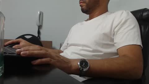 Snapshot of derrik_ chatting on 6, 12, 2024 online show from 6, 12, 2024