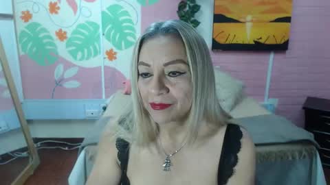 Snapshot of desire_latin chatting on 1, 11, 2025 VALERIA online show from 1, 11, 2025