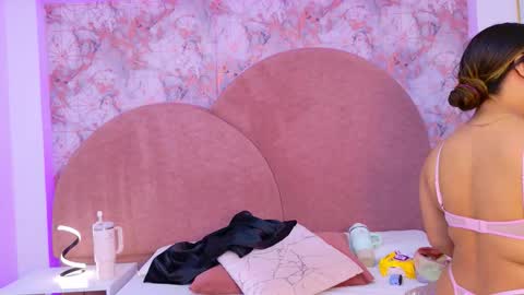 Snapshot of desire_sara chatting on 26, 9, 2025 Sara Desire online show from 26, 9, 2025